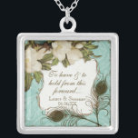 Collar del pavo real del vintage y de la novia de<br><div class="desc">El texto lee, "para tener y para sostenerse a partir de este día los nombres delanteros, de la novia y del novio y fecha del boda." Este pavo real del vintage, damasco y diseño elegantes de las aguafuertes se ofrece en una amplia gama de los productos del boda incluyendo invitaciones....</div>