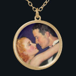 Collar Dorado Amor y romance vintage, películas retro de Hollywo<br><div class="desc">El amor al ilustracion vintage y el diseño romántico con un hombre apuesto y una mujer hermosa a punto de besarse. Recuerda a los antiguos actores de Hollywood y actrices del cine.</div>