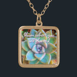 Collar Dorado Cactus Verde Turquesa Bloom Donde Se Plantó La Cit<br><div class="desc">Siempre me encantan los cactus, que prosperan en las condiciones más duras y te asustan con su belleza. Siga su pista y "florecer donde estás plantado", cada vez que use este impresionante collar de encanto foto de primera plana de un cactus verde menta y turquesa, floreciente. Este collar se presenta...</div>