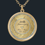 Collar Dorado Diamantes Y Oro 50 Aniversario Boda<br><div class="desc">Elegantes tonos dorados borde floral con 2 corazones y un diamante,  50 Aniversario Boda de Oro . Viene en tono de plata por el 25 aniversario.</div>