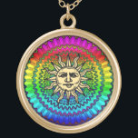 Collar Dorado Dios de The Sun en colores de The Sun<br><div class="desc">Dios del sol en (colores del sol) modelo radiante colorido diseñado. Consideraban a dios de The Sun (dios solar) un gran profesor y amo que viajaba (como el sol viaja a través del cielo) así como "la manera, la verdad y la luz, el redentor, el salvador, las Mesías". Él realizó...</div>