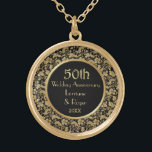 Collar Dorado Elegancia floral de oro 50 aniversario Boda<br><div class="desc">Precioso collar de oro y Boda negro en el 50º aniversario con elegante y detallado borde de encaje floral dorado. Personalizar el nombre y el texto de fecha con su información. Invitaciones al aniversario coincidente,  pegatinas y más en mi tienda.</div>
