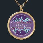 Collar Dorado Flor de acuarela personalizada de Bridal Party<br><div class="desc">Celebra tu día especial con nuestro collar de color de agua personalizado de nuestra fiesta nupcial. Esta impresionante pieza de joyería no es sólo un accesorio hermoso, sino también una manera reflexiva de agradecerle a su fiesta nupcial. El diseño intrincado de la flor acuarela personalizada la convierte en un regalo...</div>