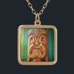 Collar Dorado Fun Retro Hawaii Madera tallando foto de la cara d<br><div class="desc">¿Quién puede resistir una cara como esta? Rock el estilo de la isla cada vez que usas este tiki de madera de estilo hawaiano adorable, divertido, feroz y retro cara collar de encanto fotográfico. Este collar se presenta en pequeños, medianos y grandes tamaños, así como en forma cuadrada y circular....</div>