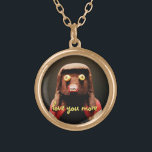 Collar Dorado Kachina Doll Face Photo te ama más guión<br><div class="desc">"Te quiero más". ¿Quién puede resistir una cara como esta? Guarda los pensamientos felices de tu ser querido cerca de tu corazón cada vez que usas este lindo y colorido collar de encanto fotográfico. Este collar se presenta en pequeños, medianos y grandes tamaños, así como en forma cuadrada y circular....</div>