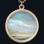 Collar Dorado Nubes costeras<br><div class="desc">Sheila Finch es una fina artista contemporánea a la que le encanta pintar imágenes edificantes del cielo, la tierra y el impresionante paisaje de California. Esta impresionante huella de acuarela de la costa de California rodeada de nubes ha sido oficialmente autorizada por el World Art Group. Muestra impresionantes rayos de...</div>