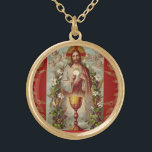 Collar Dorado Primera Comunión Católica Jesús Angels<br><div class="desc">Esta es una hermosa imagen católica tradicional de Jesús ofreciendo al anfitrión con el cáliz,  flores y un fondo rojo.</div>