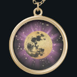 Collar Dorado *~* Sky Cosmos Universe Stars Luna Lunar<br><div class="desc">* Energy Enhanced Lunar Cosmos Celestial Luna Space diseño DOLOR Plantado collar redondo. Este es un diseño de un Relieve metalizado dorado falso y falso espantoso y Luna Negra con una suave ráfaga Pastel de luz reflectante sobre un cielo violeta de fondo. Hay una representación abstracta del espacio al usar...</div>