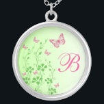 Collar monograma floral de mariposa verde rosa<br><div class="desc">Este collar floral verde y rosa caliente monogramado tiene mariposas purpurinas rosadas y verdes SIMULADAS y vinas floridas sobre él, junto con una caja de planchar para personalizar con tu monograma. Coincide con la invitación a la boda que se muestra a continuación y haría un regalo de honor para una...</div>