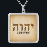 Collar Plateado י ה ו ה Jehová<br><div class="desc">YHWH, (Yahweh, Jehová) "El nombre de Dios" en la YHWH Latina o JHVH y articulado como Yahweh o Jehová. Nombre bíblico del Dios de Israel. Imagen y texto de diseño: Llamamiento al diseño "Dios de Israel YHWH": Hebreo, judaísmo, cristianos messiánicos, protestantes, creyentes del diseño de las escrituras bíblicas significa: Nombre...</div>