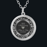 Collar Plateado 25º Aniversario Boda De Plata Negra Y Metálica<br><div class="desc">Represas florales elegantes de color negro y plateado metálico.</div>