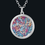 COLLAR PLATEADO ABSTRACTO DE ÁRBOL<br><div class="desc">Un diseño artístico abstracto de un pequeño árbol de bosques en tonos azules,  rojos y marrones.</div>
