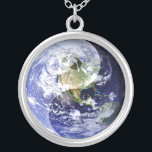 Collar Plateado Armonía de Yin-Yang en nuestro planeta<br><div class="desc">Creado con la esperanza que está viviendo nuestro planeta/este mundo nosotros trabajará en más de la manera de Tao que se equilibra en la armonía de Yin-Yang.</div>