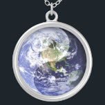 Collar Plateado Armonía de Yin-Yang en nuestro planeta<br><div class="desc">Creado con la esperanza que está viviendo nuestro planeta/este mundo nosotros trabajará en más de la manera de Tao que se equilibra en la armonía de Yin-Yang.</div>