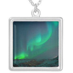 Collar Plateado Aurora Borealis Luces boreales Alaska cielo verde