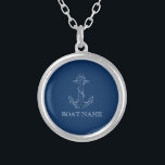 Collar Plateado Azul Nautical Spirit Anchor Navy<br><div class="desc">Esta imagen muestra un ancla sobre un fondo azul marino.</div>
