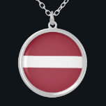 Collar Plateado Bandera de Letonia<br><div class="desc">Bandera patriótica de Letonia.</div>