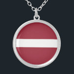 Collar Plateado Bandera de Letonia<br><div class="desc">Bandera patriótica de Letonia.</div>