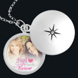 Collar Plateado BFF - Mejor Amigos de Moda para siempre con foto<br><div class="desc">Declare todo su amor por tu amigo con esta elegante bolsa. "Mejores amigos para siempre" escrito con tipos de letra rosados, grises y púrpura ilustrados con un pequeño corazón rosado. El color de fondo se puede personalizar fácilmente (haga clic en el botón naranja personalizar para tener más opciones de personalización)....</div>