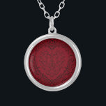 Collar Plateado Boda negro rojo Corazón gótico Hermoso elegante<br><div class="desc">Nuestro hermoso diseño de corazón gótico rojo y negro elegante es genial como un elegante diseño de boda oscuro.</div>