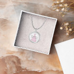 Collar Plateado Boda rosa doncella de honor personalizada<br><div class="desc">Celebre su fiesta nupcial con este boda de dama de honor, una pieza de joyería de honor de estilo intemporal con un elegante guión de caligrafía y un diseño de tipografía elegante. Este memento de la fiesta nupcial, adornado con un vestido color rosa acuarela, le da un toque más sentido...</div>