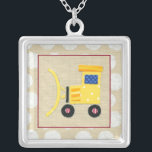 Collar Plateado Camión bulldozer de juguete amarillo de Chariklia<br><div class="desc">¿Su hijo está interesado en la construcción? Luego satisfacen su curiosidad con esta impresión de un camión topadora de juguete amarillo de Chariklia Zarris. Se puede sentir que la tierra se mueve debajo de las ruedas gigantes de este vehículo. ¡Elige los tuyos!</div>