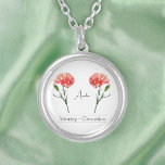 Collar Plateado Carnación de flores en el mes de nacimiento de ene<br><div class="desc">La flor del mes de nacimiento, el collar de la nación de enero, incluye un hermoso ilustracion de una flor de clavel. Debajo de la flor, hay un nombre de personalizable escrito en elegante letra de guión. Debajo del nombre, dice "Enero - Carnación", indicando que su flor de nacimiento es...</div>