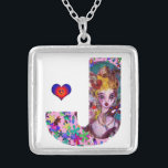 COLLAR PLATEADO CARTA VALENTINE VENETIAN MASQUERADE MONOGRAM J<br><div class="desc">J letra del alfabeto diseño inicial con corazón. Espectáculo vibrante y artístico con confeti colorido...  Amor mítico entre Harlequin y Columbine,  pintura acrílica inspirada en máscaras de plumas venecianas y Commedia dell'arte - Venecia. Colores verdes color rosa rosa violeta claro.</div>