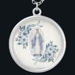 Collar Plateado Cordón floral azul del Virgen María el | de<br><div class="desc">Ésta es una imagen preciosa del Virgen María bendecido de Madonna,  nuestra señora de la tolerancia con las flores azules en cada lado y un fondo blanco del cordón.</div>