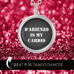 Collar Plateado D'Arienzo es mi cardio Tanguero Argentino Tango<br><div class="desc">Este asombroso collar de tango hará saber a todos que vives tango argentino. Esto también hace perfecto cumpleaños,  Navidades,  El día de San Valentín o regalo de Día de la Madre para Tango Addict. Siéntete libre de comprar a granel para tus amigos del tango.</div>