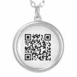 Collar Plateado Diseño de código QR en un<br><div class="desc">Ideal para cualquier persona con una enfermedad. Permita que otros escaneen su código QR Con sus teléfonos móviles para averiguar su número de contacto o un enlace a su información. Reemplace la imagen con su propio código QR cargado. Hay varios sitios web que permiten crear y descargar códigos QR gratis....</div>