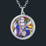 Collar Plateado Diseño de vidrio manchado con figura religiosa.<br><div class="desc">El diseño de vidrios de vidrieras de la Iglesia Cristiana ofrece un patrón de paneles de colores ricos para crear este brillante y colorido diseño de vidrio manchado con la representación de una figura religiosa.</div>