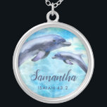 Collar Plateado Dolphins acuarela de Bonito| Nombre y verso<br><div class="desc">Este hermoso collar tiene delfines pintados de color agua y una referencia verso (Isaías 43:2).  Incluye una plantilla de texto para personalización!</div>
