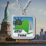 Collar Plateado Edificio de la Estatua de la Libertad Empire State<br><div class="desc">Mapa de Nueva York, Estatua de la Libertad, producto Monumento. Esto se ve bien en cualquier producto y hace un maravilloso mantenimiento del viaje. ⭐ PERSONALIZAR esta plantilla con su obra de arte. ⭐ EDITAR más para realizar más cambios. ⭐ TRANSFERIR este diseño a cualquier producto. Visita todas mis tiendas...</div>