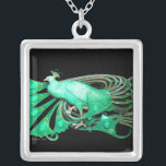 COLLAR PLATEADO ELEGANTE PICOCA EN VERDE Y NEGRO<br><div class="desc">Diseño colorido y elegante con brillantes piedras en 3D Diseño gráfico digital de Bulgan Lumini . Parte de la nueva colección ARCADIA .</div>
