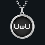 Collar Plateado Emoticon de Anime Face Feliz<br><div class="desc">UwU UwU UwU UwU Globe Trotters se especializa en imágenes idiosincrásicas de todo el mundo. Aquí encontrará tarjetas de felicitación únicas,  postales,  Posters,  Mousepads y más.</div>