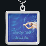 Collar Plateado Equipo De Natación En Piscina Inspirador Motivacio<br><div class="desc">Hago más antes de las 8:00 AM gracias todo el día. 
Perfecto,  motivacional y inspirador dicho para el nadador en su vida.  Si les gusta nadar o nadar en equipo o si son entrenadores,  esto es para ellos.</div>
