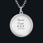 Collar Plateado Fecha de texto inicial de un par de palabras agreg<br><div class="desc">Para amantes como nosotros</div>