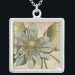 Collar Plateado Flor azul Lotus en un fondo tan simple con escritu<br><div class="desc">Una hermosa flor azul de loto en plena floración es el foco de esta pieza. El centro amarillo casi hipnotiza en su gloria. Añade un poco de elegancia a tu casa con esta impresión!</div>