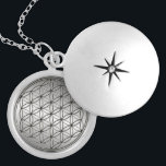 Collar Plateado Flor de la plata metalizada del DES Lebens de<br><div class="desc">ARTE espiritual del símbolo. La flor de la vida (DES Lebens de Blume) es un modelo sagrado de la geometría del universo que se puede encontrar en todas las religiones importantes del mundo. La "flor de la vida" contiene los modelos de la creación como emergieron del "gran vacío". Todo se...</div>