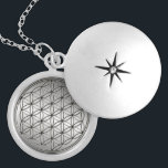 Collar Plateado Flor de la plata metalizada del DES Lebens de<br><div class="desc">ARTE espiritual del símbolo. La flor de la vida (DES Lebens de Blume) es un modelo sagrado de la geometría del universo que se puede encontrar en todas las religiones importantes del mundo. La "flor de la vida" contiene los modelos de la creación como emergieron del "gran vacío". Todo se...</div>