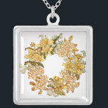 Collar Plateado Flores rosadas de flor flor de flores de primavera<br><div class="desc">¡Flores de primavera! La corona floral vintage tiene un gran color para la primavera. Está decorado con flores amarillas y rosas de estilo antiguo envueltas en círculo. Ideal para una invitación. Para añadir un monograma dentro de la floral, pulse sobre "personalizar" y a la derecha, elija "añadir texto" para añadir...</div>
