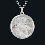 Collar Plateado *~* Flores rusticas de la hierba de Azalea en blan<br><div class="desc">(búsqueda AP 40 para artículos similares ) - Plata INTENCIÓN NECKLACE Joyería con intención (r) FLORAL AZALEA FLORES NEUTRAL BLANCO ROMÁNTICO * Flor blanca floral enérgica , Naturaleza , Pintura digital Artesanía popular moderada elegante creativa única acuarela digital Floral Rústico suave Grunge blanco suave a Azalea Flores que son principalmente...</div>