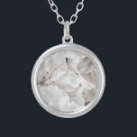Collar Plateado *~* Flores rusticas de la hierba de Azalea en blan<br><div class="desc">(búsqueda AP 40 para artículos similares ) - Plata INTENCIÓN NECKLACE Joyería con intención (r) FLORAL AZALEA FLORES NEUTRAL BLANCO ROMÁNTICO * Flor blanca floral enérgica , Naturaleza , Pintura digital Artesanía popular moderada elegante creativa única acuarela digital Floral Rústico suave Grunge blanco suave a Azalea Flores que son principalmente...</div>