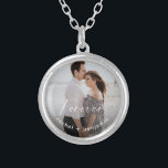 Collar Plateado Forever tiene un buen Personalizado de fotografía<br><div class="desc">"Para siempre tiene un bonito anillo" collar de personalizados fotográficos.</div>