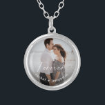 Collar Plateado Forever tiene un buen Personalizado de fotografía<br><div class="desc">"Para siempre tiene un bonito anillo" collar de personalizados fotográficos.</div>