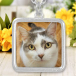 Collar Plateado Foto personalizado personalizada<br><div class="desc">Sube una foto y crea fácilmente tu collar personalizado. Puede TRANSFERIR este DISEÑO a otros productos de Zazzle y ajustarlo para que se ajuste a la mayoría de los artículos de Zazzle. Los diseños de Standard Studio se realizan en alta resolución para una impresión profesional. Gracias por elegir nuestros diseños...</div>