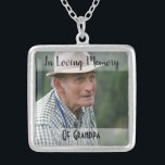 Collar Plateado Fotomontaje conmemorativo del abuelo Boda Bouquet<br><div class="desc">Buena idea si eres una novia que ha perdido a alguien especial y desea que pueda estar contigo en tu boda; este encanto se puede añadir a tu ramo en memoria de ellos. Viene con un collar para que lo puedas tener como un aguijón y seguir usándolo más tarde. Se...</div>