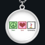 Collar Plateado Gimnasia de amor por la paz<br><div class="desc">Una señal de paz,  corazón y una gimnasta haciendo un paro de mano en una viga. Un lindo regalo de gimnasia.</div>