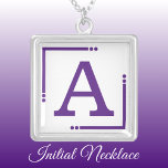 Collar Plateado inicial personalizada en morado y blanco<br><div class="desc">Collar personalizado/pendiente. Añade tu inicial. Esquema de color: púrpura y blanco</div>